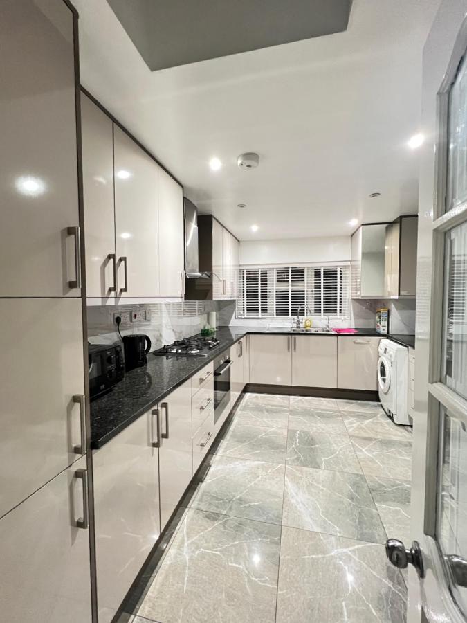 Stayeasy En-Suite London Bagian luar foto