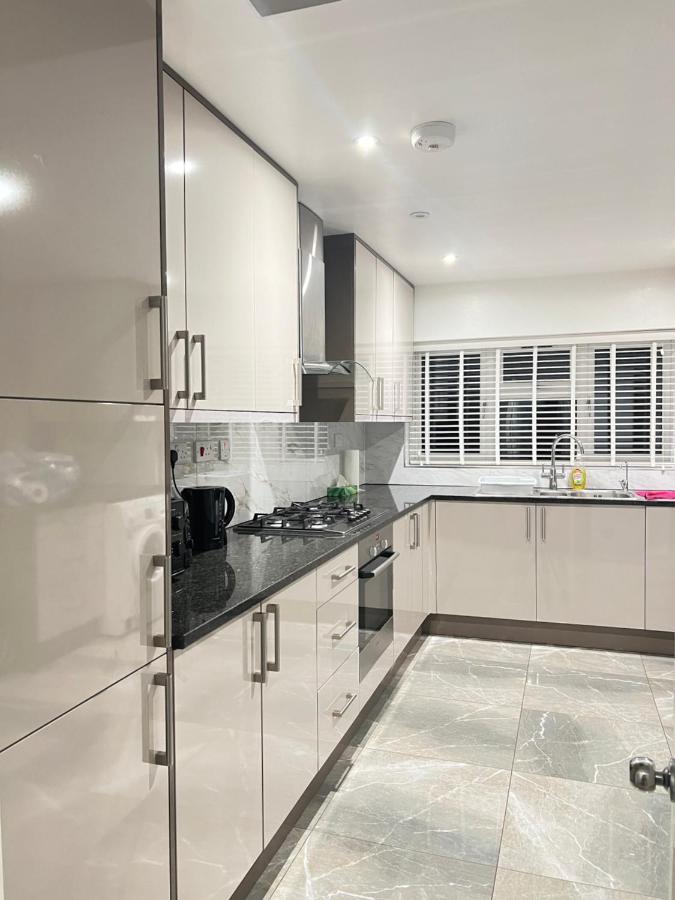 Stayeasy En-Suite London Bagian luar foto